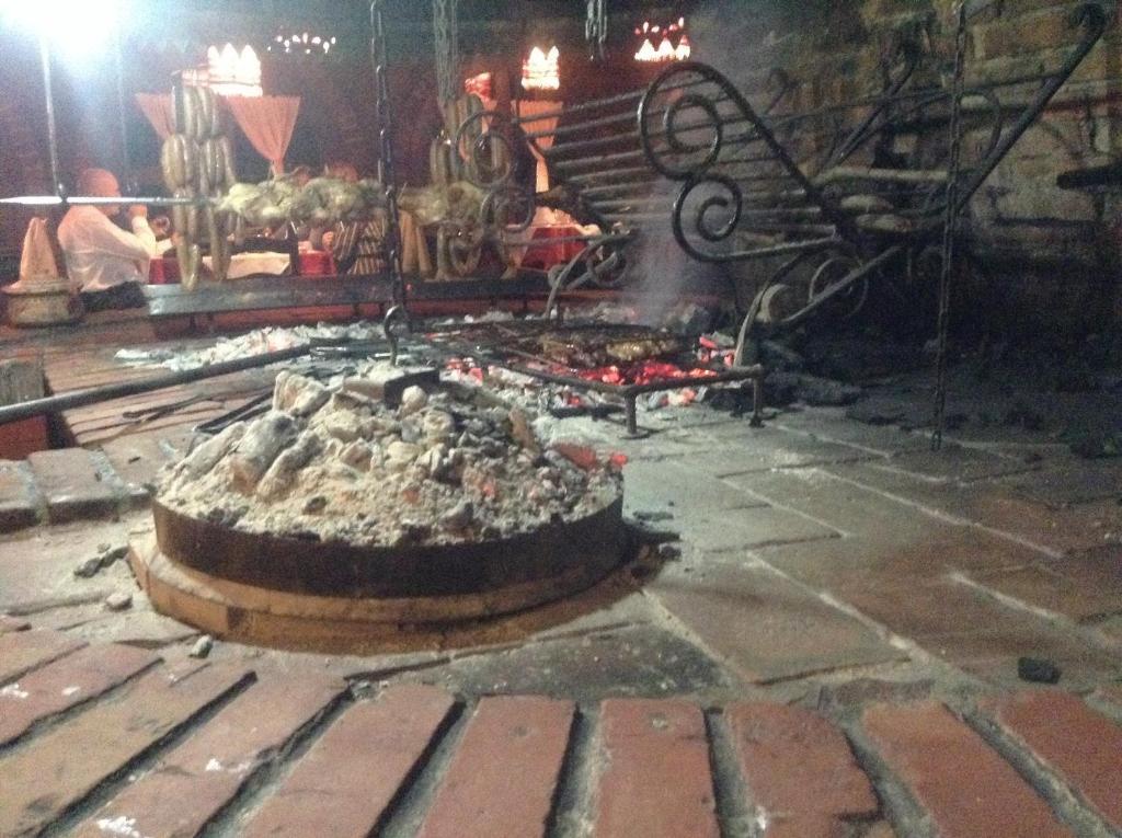 טיראנה Hotel Restaurant Bujtina E Gjelit מראה חיצוני תמונה