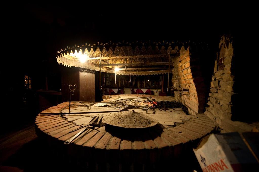 טיראנה Hotel Restaurant Bujtina E Gjelit מראה חיצוני תמונה