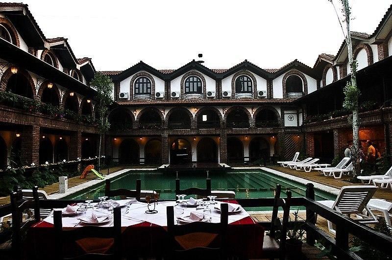 טיראנה Hotel Restaurant Bujtina E Gjelit מראה חיצוני תמונה
