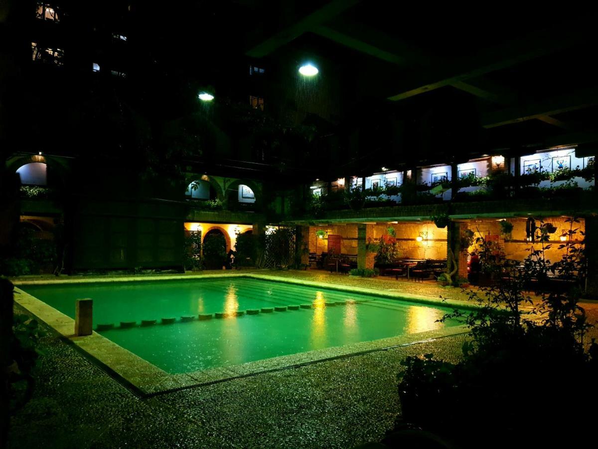 טיראנה Hotel Restaurant Bujtina E Gjelit מראה חיצוני תמונה